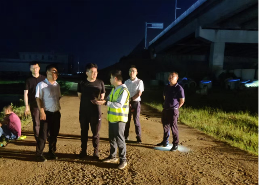 抗洪抢险报导-迎“汛”而上，奔赴前列 -320.png