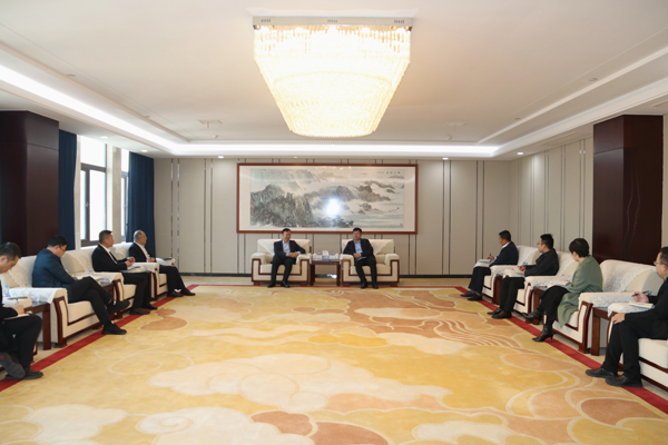 中国工商银行江西省分行副行长何虎一行到集团走访互换